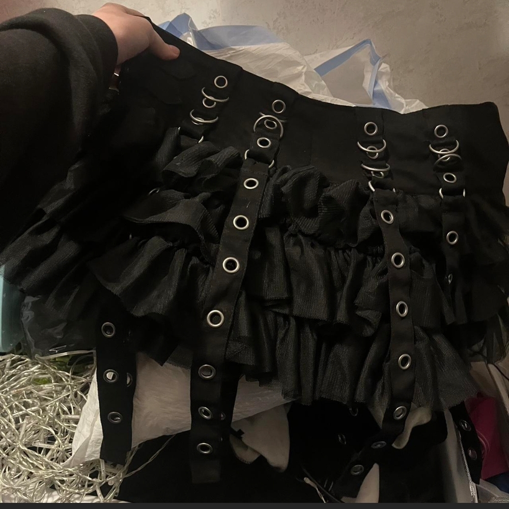 Widow Brand Black Ruffled Mini Skirt with Grommet Accents Size Medium